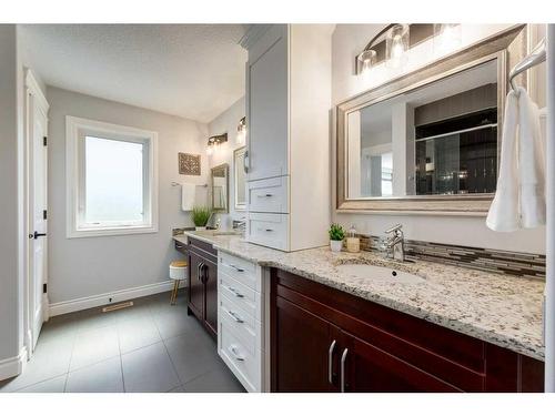 1177 Coopers Drive Sw, Airdrie, AB - Indoor Photo Showing Bathroom