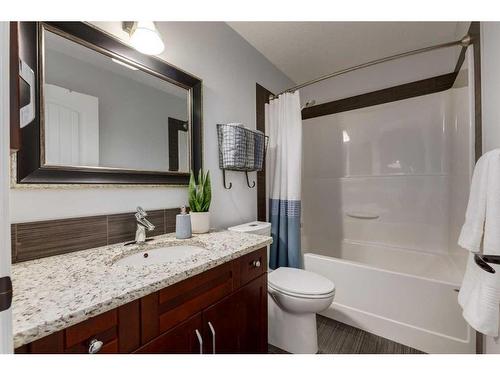 1177 Coopers Drive Sw, Airdrie, AB - Indoor Photo Showing Bathroom