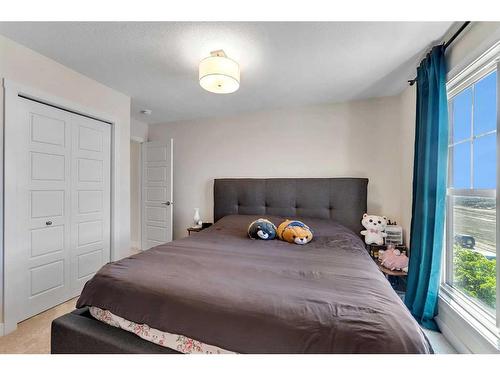 302 Alpine Avenue Sw, Calgary, AB - Indoor Photo Showing Bedroom