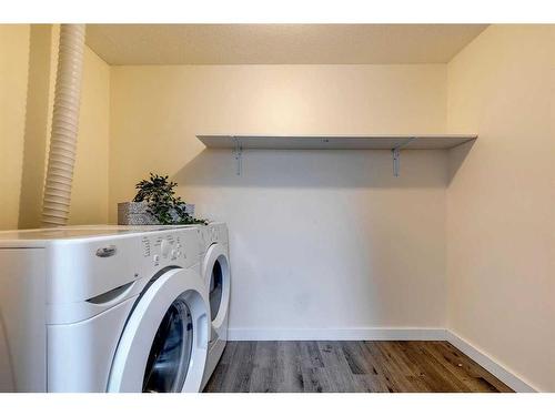 707-13104 Elbow Drive Sw, Calgary, AB - Indoor Photo Showing Laundry Room