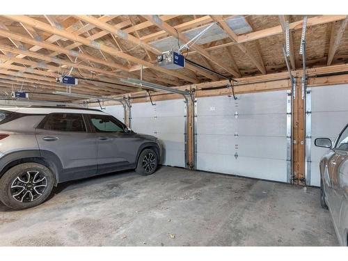 3-830 Memorial Drive Nw, Calgary, AB - Indoor Photo Showing Garage