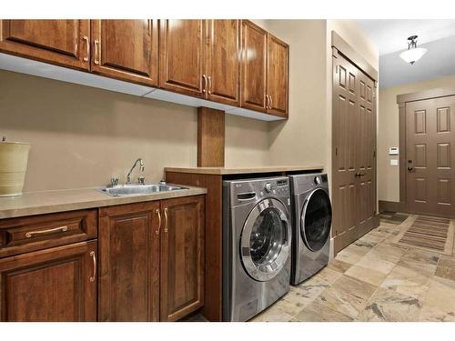 13-1359 69 Street Sw, Calgary, AB - Indoor Photo Showing Laundry Room