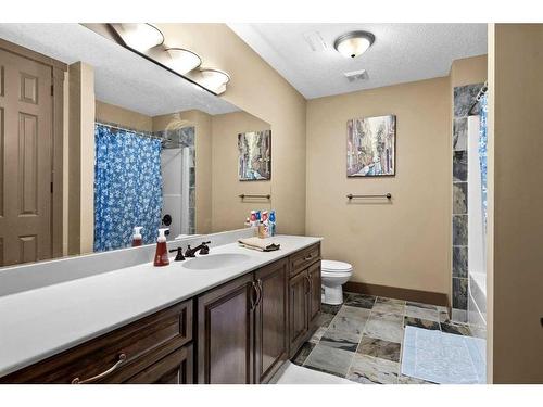 13-1359 69 Street Sw, Calgary, AB - Indoor Photo Showing Bathroom