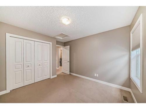 61 Evansview Manor Nw, Calgary, AB - Indoor Photo Showing Other Room