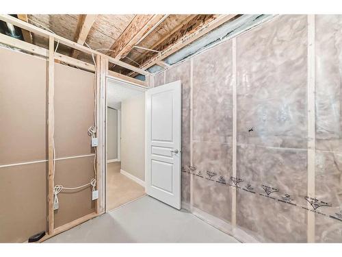 61 Evansview Manor Nw, Calgary, AB - Indoor Photo Showing Bathroom