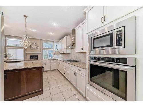 61 Evansview Manor Nw, Calgary, AB - Indoor Photo Showing Kitchen