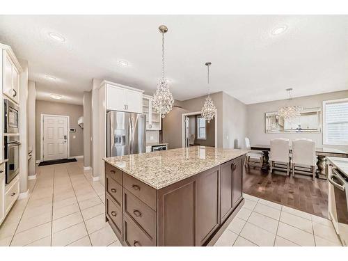 61 Evansview Manor Nw, Calgary, AB - Indoor Photo Showing Kitchen With Upgraded Kitchen
