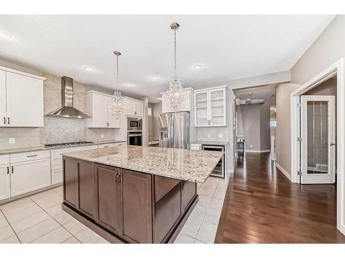 61 Evansview Manor Nw, Calgary, AB - Indoor Photo Showing Kitchen With Upgraded Kitchen