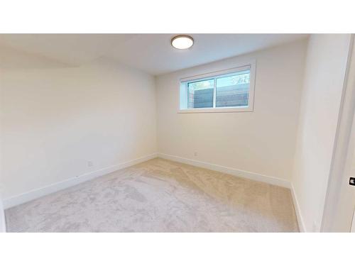 4317 16 Street Sw, Calgary, AB - Indoor Photo Showing Other Room