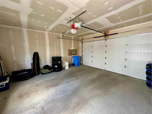 4317 16 Street Sw, Calgary, AB - Indoor Photo Showing Garage