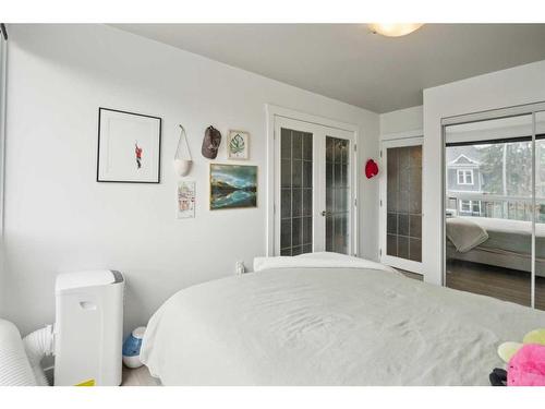 305-2602 14A Street Sw, Calgary, AB - Indoor Photo Showing Bedroom