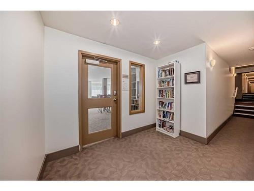 313-5115 Richard Road Sw, Calgary, AB - Indoor Photo Showing Other Room