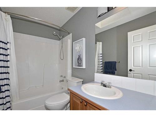 68 Chaparral Crescent Se, Calgary, AB - Indoor Photo Showing Bathroom