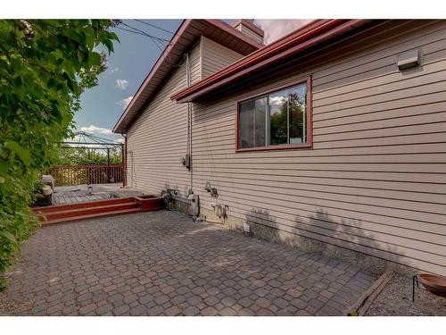 4902 22 Avenue Nw, Calgary, AB - Outdoor With Exterior