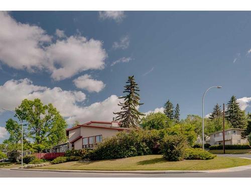 4902 22 Avenue Nw, Calgary, AB - Outdoor With View