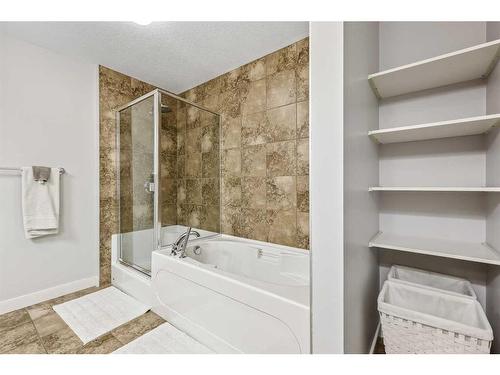 320-35 Aspenmont Heights Sw, Calgary, AB - Indoor Photo Showing Bathroom