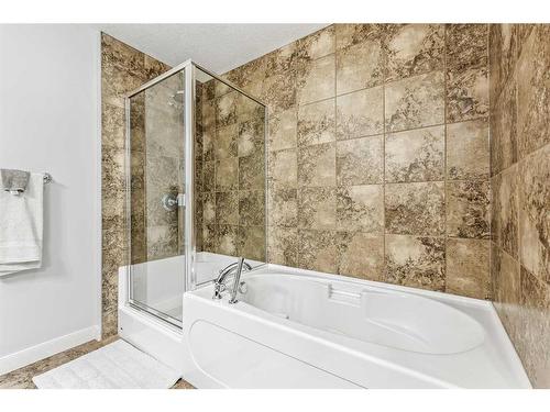 320-35 Aspenmont Heights Sw, Calgary, AB - Indoor Photo Showing Bathroom