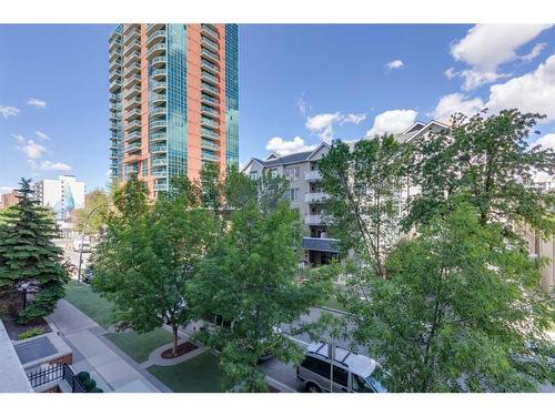 208-817 15 Avenue Sw, Calgary, AB - Outdoor With Balcony