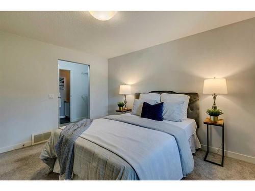 11126 26 Street Sw, Calgary, AB - Indoor Photo Showing Bedroom