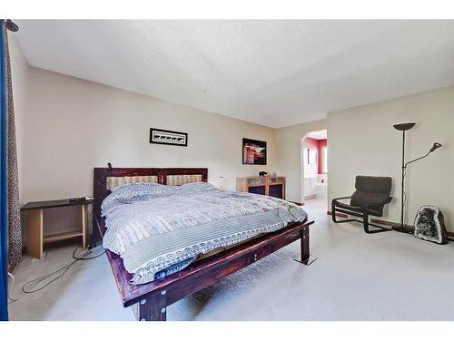 66 Tuscany Hills Point Nw, Calgary, AB - Indoor Photo Showing Bedroom