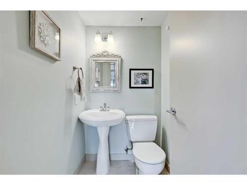 307-118 34 Street Nw, Calgary, AB - Indoor Photo Showing Bathroom