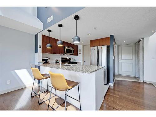 307-118 34 Street Nw, Calgary, AB - Indoor Photo Showing Kitchen With Upgraded Kitchen