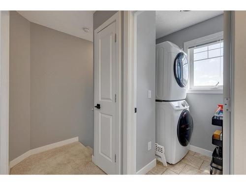 457 20 Avenue Ne, Calgary, AB - Indoor Photo Showing Laundry Room