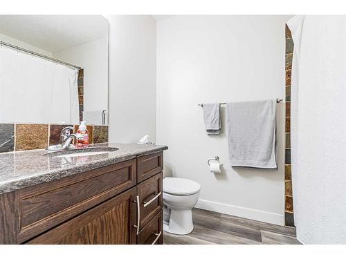 103-41 6 Street Ne, Calgary, AB - Indoor Photo Showing Bathroom