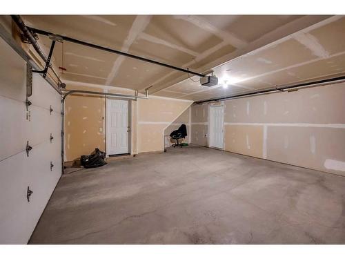 19 Kincora Heath Nw, Calgary, AB - Indoor Photo Showing Garage