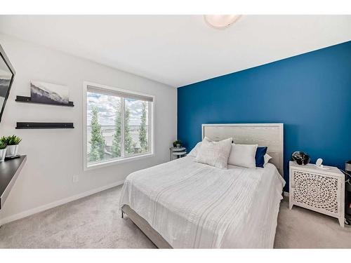 603-355 Nolancrest Heights, Calgary, AB - Indoor Photo Showing Bedroom