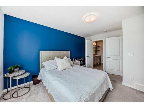 603-355 Nolancrest Heights, Calgary, AB - Indoor Photo Showing Bedroom