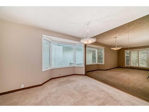 5576 Dalhart Hill Nw, Calgary, AB - Indoor Photo Showing Other Room