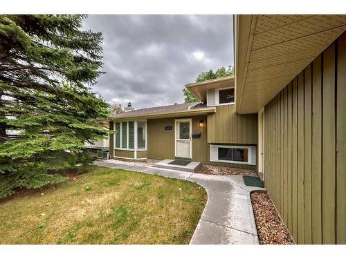 5576 Dalhart Hill Nw, Calgary, AB - Outdoor