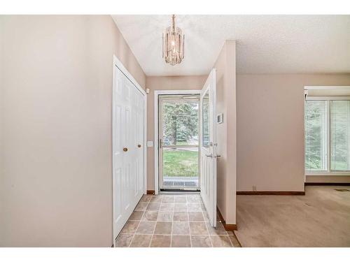 5576 Dalhart Hill Nw, Calgary, AB - Indoor Photo Showing Other Room