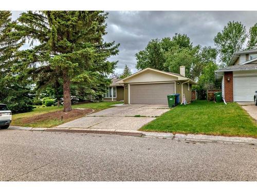 5576 Dalhart Hill Nw, Calgary, AB - Outdoor