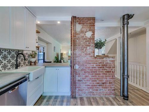 434 Memorial Drive Nw, Calgary, AB - Indoor Photo Showing Kitchen