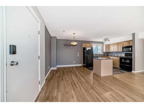 804-1540 29 Street Nw, Calgary, AB - Indoor Photo Showing Kitchen