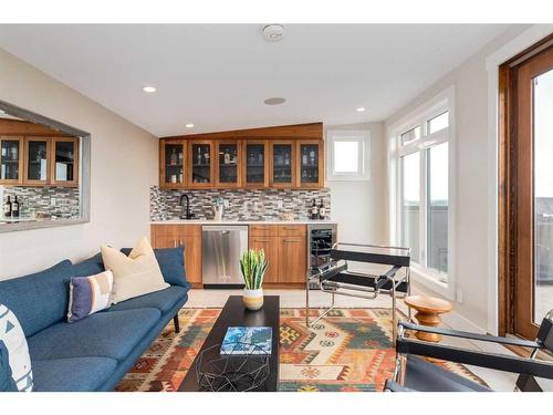 1904 Salisbury Street Se, Calgary, AB - Indoor Photo Showing Living Room