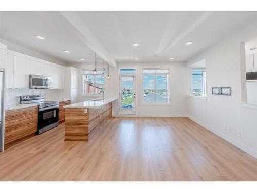 19671 48 Street Se, Calgary, AB - Indoor Photo Showing Kitchen