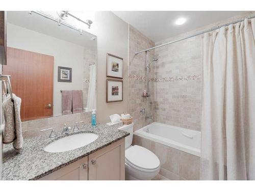 1015 80 Avenue Sw, Calgary, AB - Indoor Photo Showing Bathroom