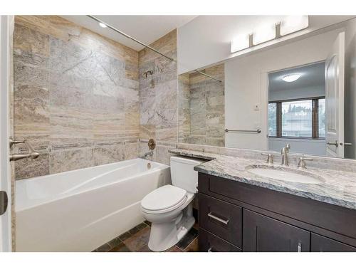 2325 22 Avenue Sw, Calgary, AB - Indoor Photo Showing Bathroom