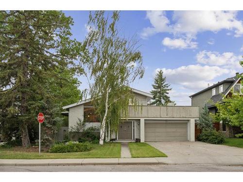 2044 51 Avenue Sw, Calgary, AB - Outdoor