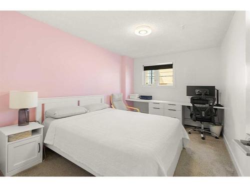 105-1810 11 Avenue Sw, Calgary, AB - Indoor Photo Showing Bedroom