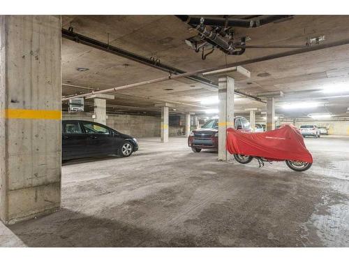 3216-13045 6 Street Sw, Calgary, AB - Indoor Photo Showing Garage