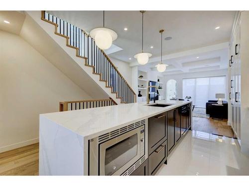 1907 Broadview Road Nw, Calgary, AB - Indoor Photo Showing Kitchen With Upgraded Kitchen