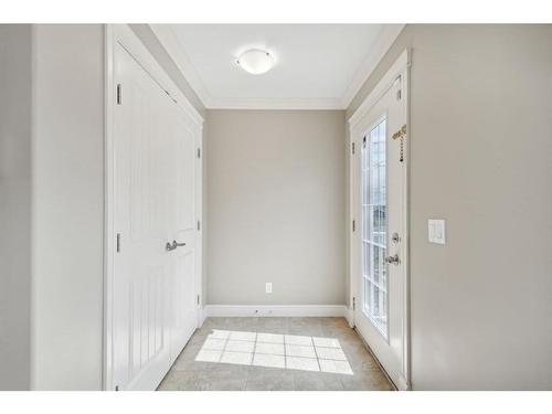 419 34 Avenue Ne, Calgary, AB - Indoor Photo Showing Other Room