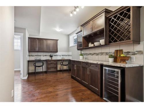 419 34 Avenue Ne, Calgary, AB - Indoor Photo Showing Kitchen