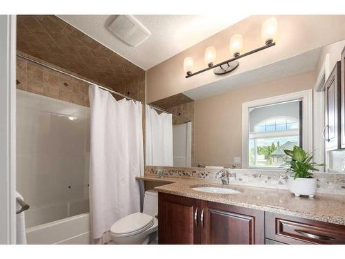 227 Aspen Ridge Place Sw, Calgary, AB - Indoor Photo Showing Bathroom