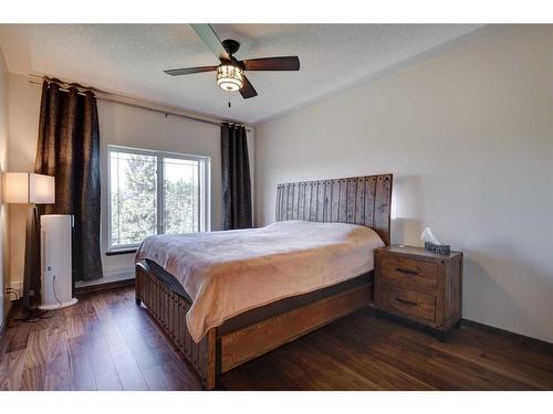 527-10 Discovery Ridge Close Sw, Calgary, AB - Indoor Photo Showing Bedroom