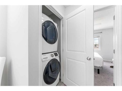 20 Legacy Glen View Se, Calgary, AB - Indoor Photo Showing Laundry Room